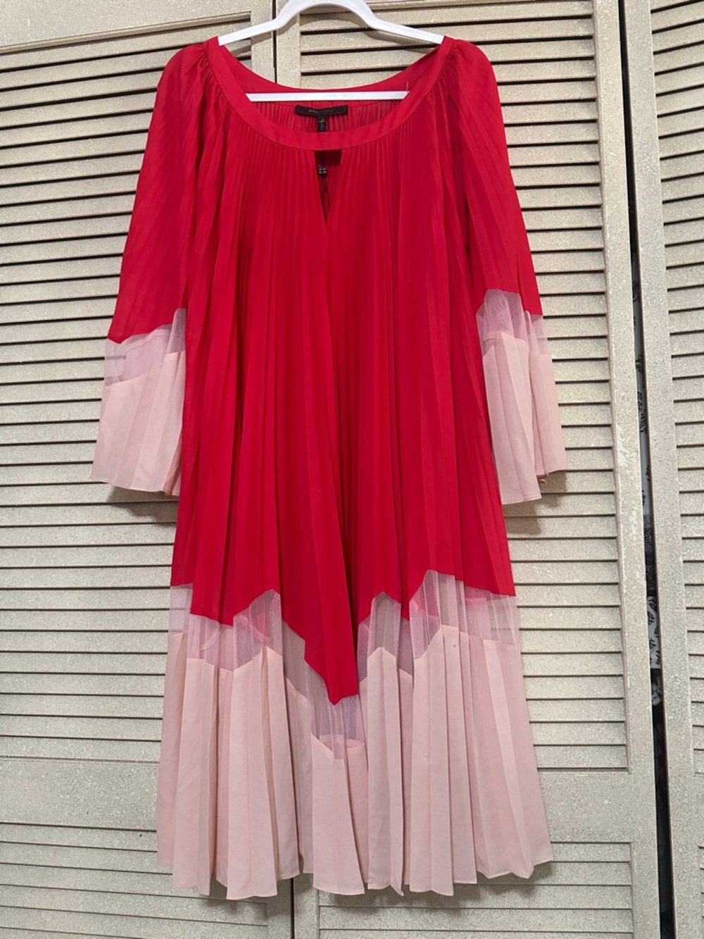 $268 BCBGMaxAzria Red and Blush Pleated Alessandra Dress Large **minor defect